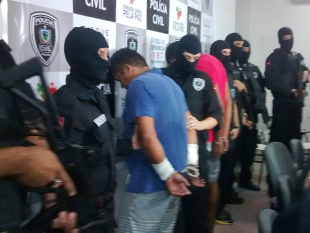 Suspeitos do crime foram apresentados (Foto: Katiana Ramos/Jornal da Paraíba)