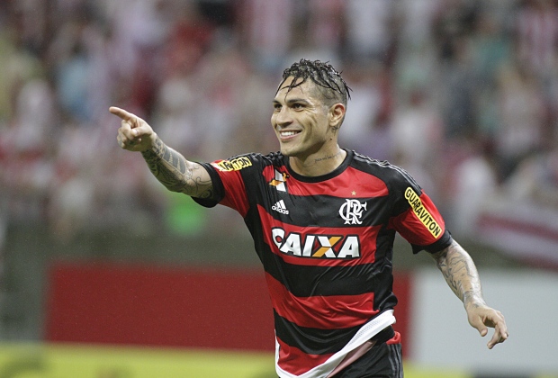 Com uma dívida astronômica, o Flamengo precisa de muito planejamento financeira para bancar craques como Guerrero no atual elenco