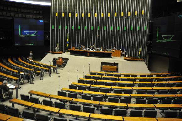 Câmara dos Deputados deve retomar esta semana as votações em segundo turno da reforma política (Foto: José Cruz/Agência Brasil)