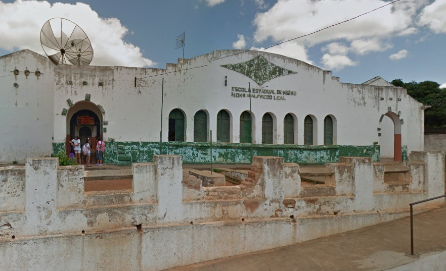 Escola antes da reforma; Estado investiu mais de R$ 800 mil na estrutura (Foto: Reprodução/Street View/Google Maps)