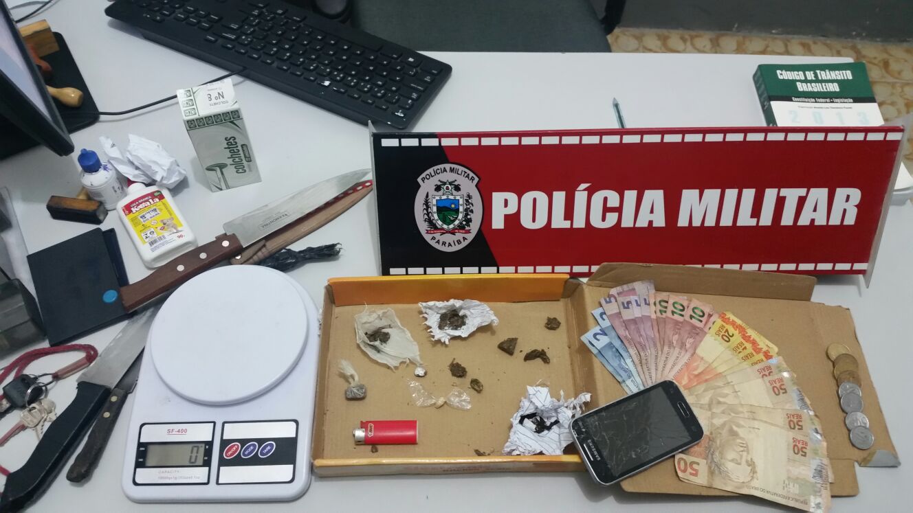 Material apreendido pela polícia (Foto: Divulgação)