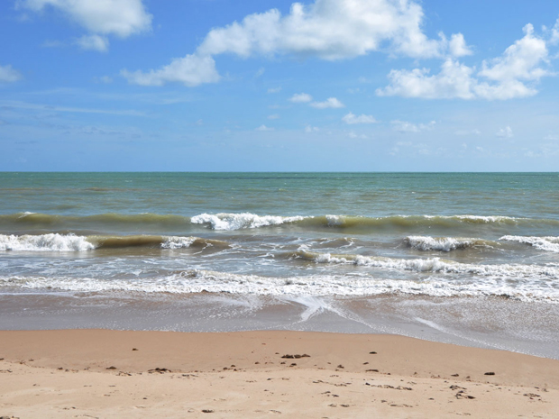 Praia de Manaíra, em João Pessoa, está imprópria para o banho (Foto: Alberi Pontes/Secom-PB)