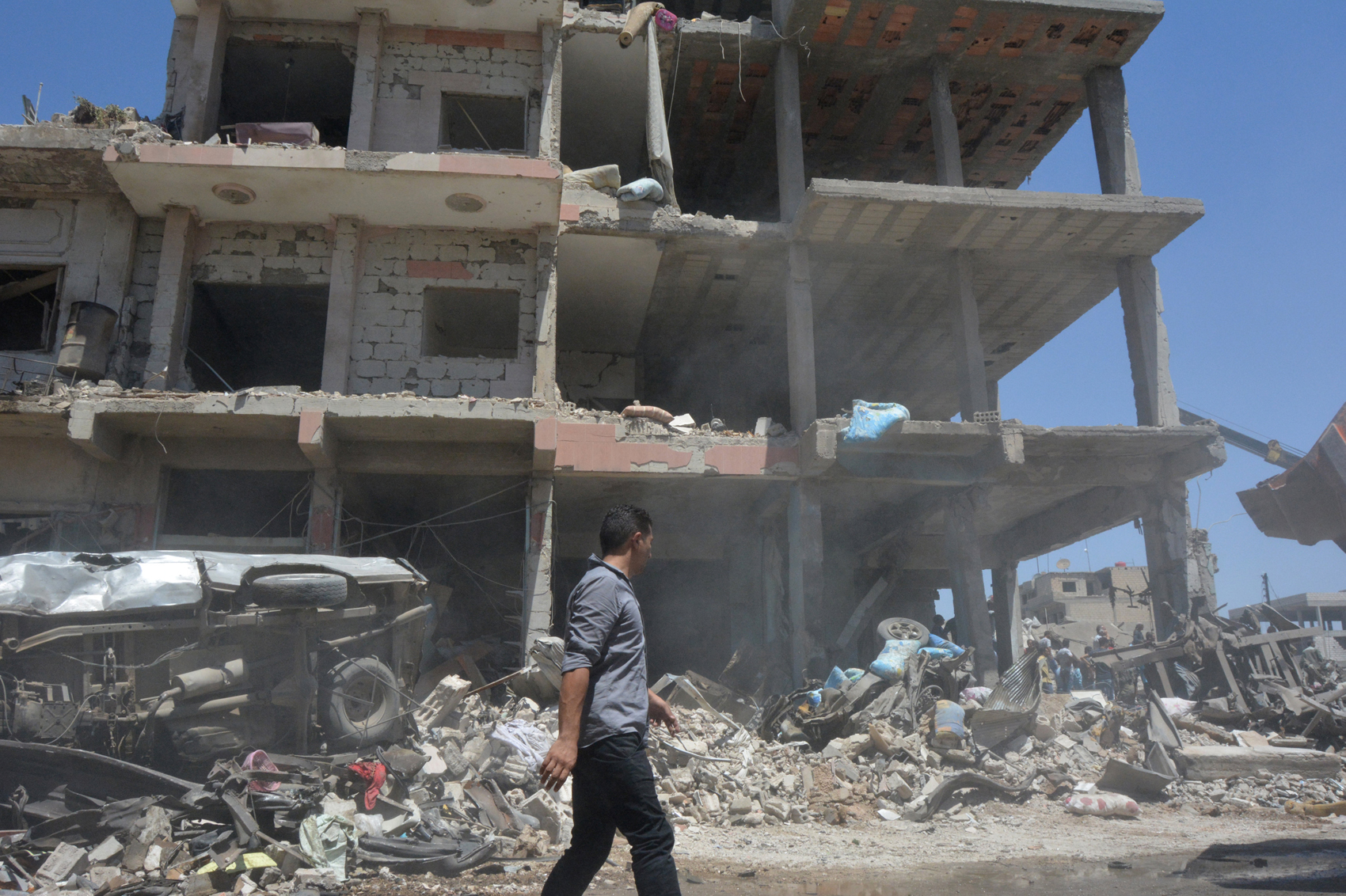 Ataque na cidade de Qamichli, no norte da Síria, foi reivindicado pelo Estado Islâmico (Foto: Rodi Said/Reuters)