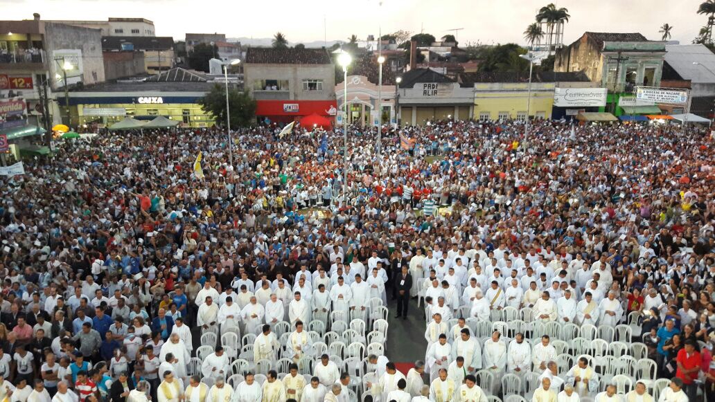 Nazaré da Mata faz festa para receber Dom Lucena