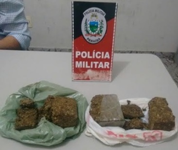 Com os suspeitos, PM encontrou 20 papelotes de maconha