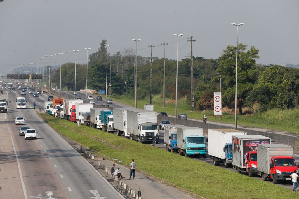 Paralisação dos caminhoneiros na Rodovia Presidente Dutra, no Rio de Janeiro.Foto Tânia Rêgo/Agência Brasil